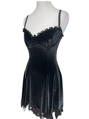Widow velvet corset dress